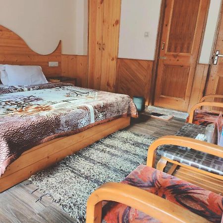 Hotel Hadimba Regency ! Free 4 Wheeler Parking ! Mountain View Rooms ! Near Mall Road Manali Buitenkant foto