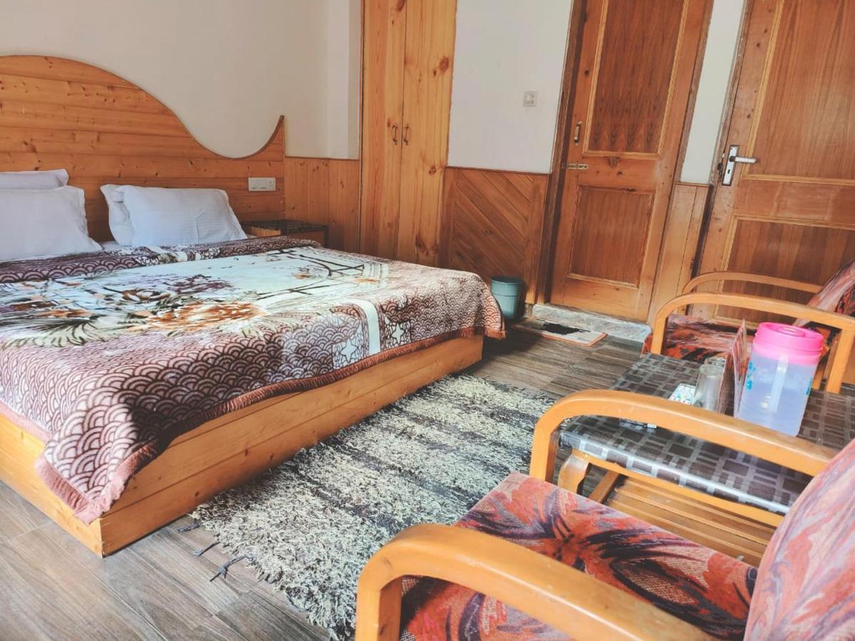 Hotel Hadimba Regency ! Free 4 Wheeler Parking ! Mountain View Rooms ! Near Mall Road Manali Buitenkant foto