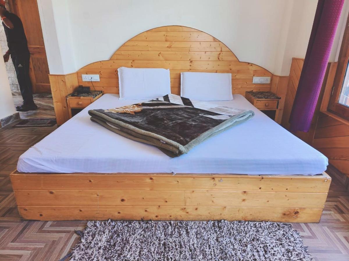 Hotel Hadimba Regency ! Free 4 Wheeler Parking ! Mountain View Rooms ! Near Mall Road Manali Buitenkant foto