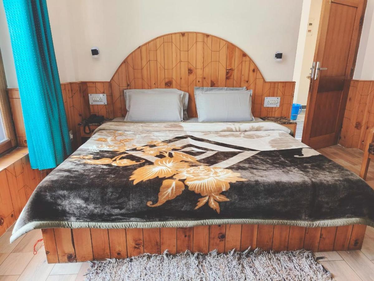 Hotel Hadimba Regency ! Free 4 Wheeler Parking ! Mountain View Rooms ! Near Mall Road Manali Buitenkant foto