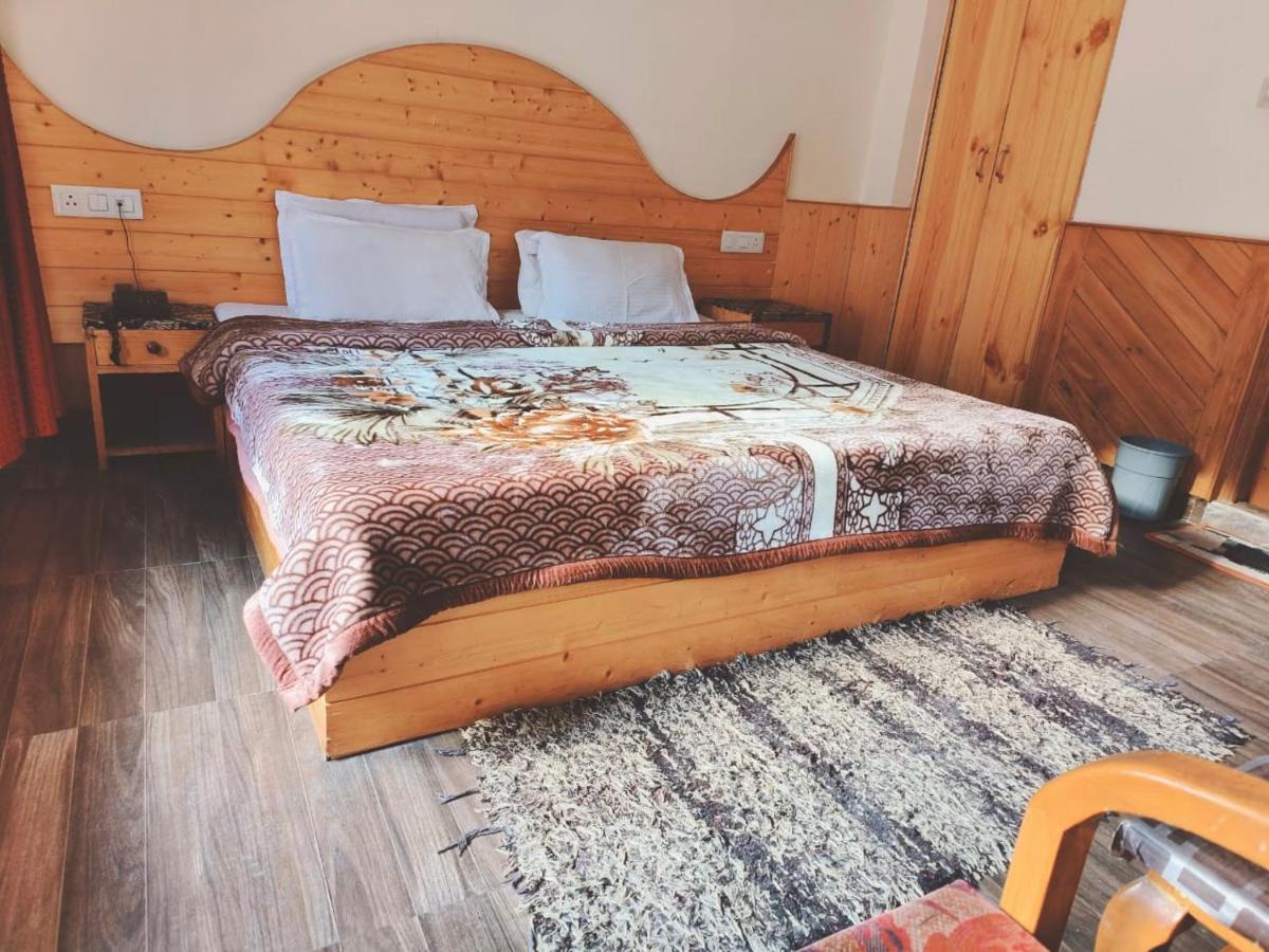 Hotel Hadimba Regency ! Free 4 Wheeler Parking ! Mountain View Rooms ! Near Mall Road Manali Buitenkant foto