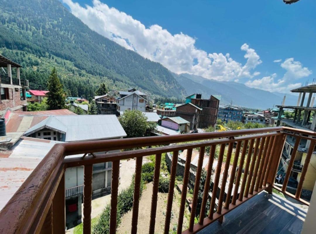 Hotel Hadimba Regency ! Free 4 Wheeler Parking ! Mountain View Rooms ! Near Mall Road Manali Buitenkant foto