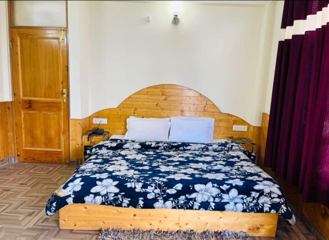 Hotel Hadimba Regency ! Free 4 Wheeler Parking ! Mountain View Rooms ! Near Mall Road Manali Buitenkant foto